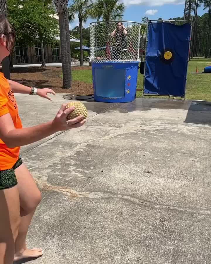 Carousel post from uscbstudentlife.