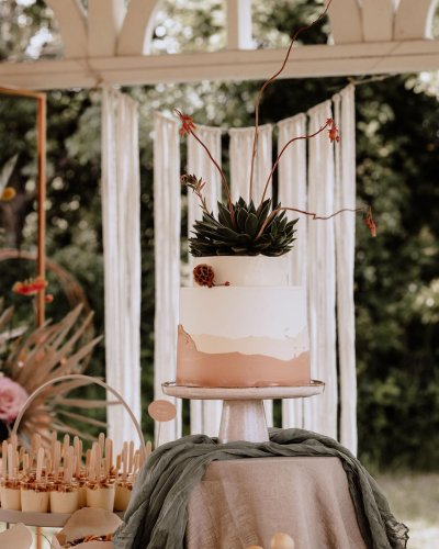 Carousel post from suesseboutique.