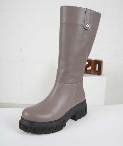 Carousel post from ossoshoes.