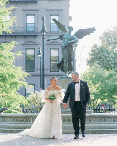 Carousel post from lelitebridal.