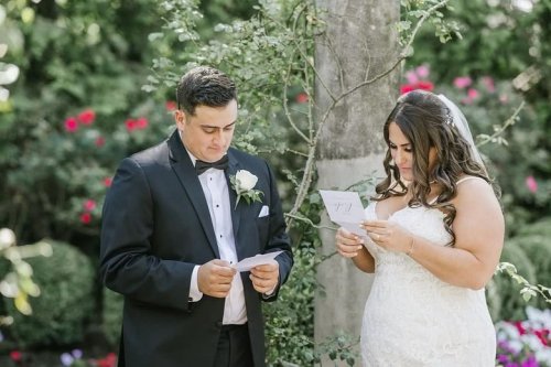 Carousel post from thecurvybridenj.