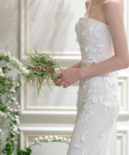 Carousel post from lelitebridal.