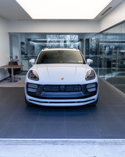 Carousel post from porschewarrington.
