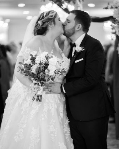 Carousel post from thecurvybridenj.