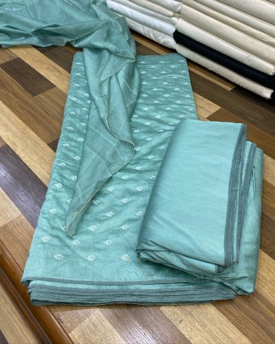 Carousel post from akbar_fabrics_.