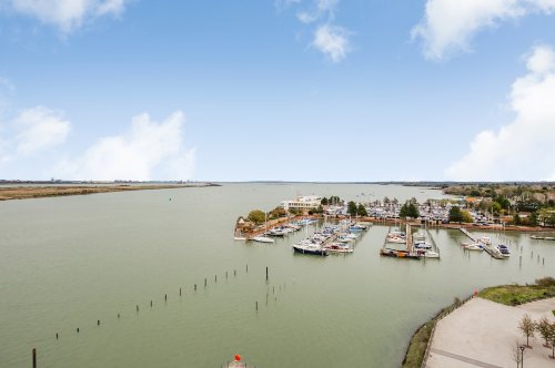 Photo post from kasarstays.