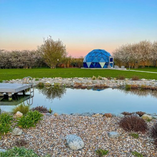 Carousel post from glasshouseretreat.