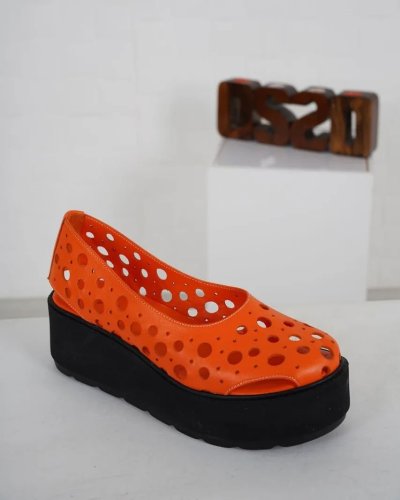 Carousel post from ossoshoes.