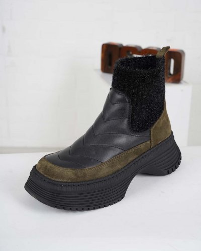 Carousel post from ossoshoes.