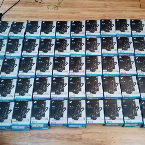 Photo post from customcans_headphones.
