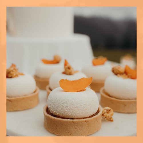 Carousel post from suesseboutique.