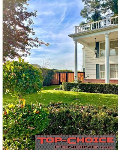 Carousel post from topchoicefencing.