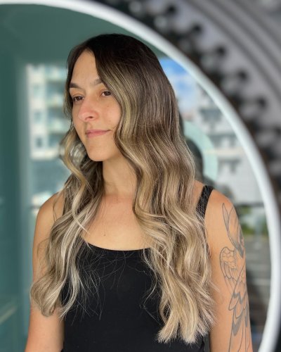 Carousel post from trindadehairstylist.