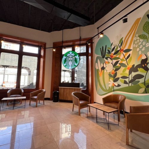 Carousel post from galeriaspacificoshopping.