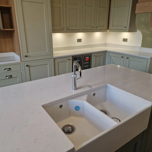 Carousel post from ellocoworktops.