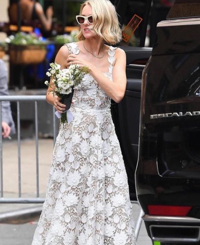 Carousel post from lelitebridal.