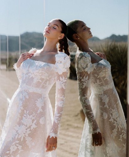 Carousel post from jolibride.