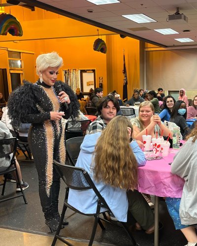 Carousel post from uscbstudentlife.