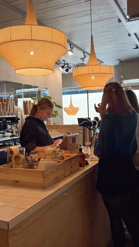 Video post from uno_fika_butik.