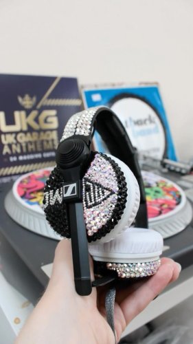 Video post from customcans_headphones.