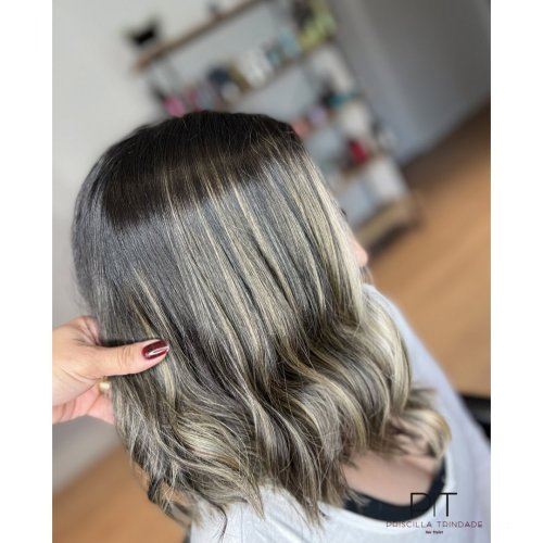 Carousel post from trindadehairstylist.