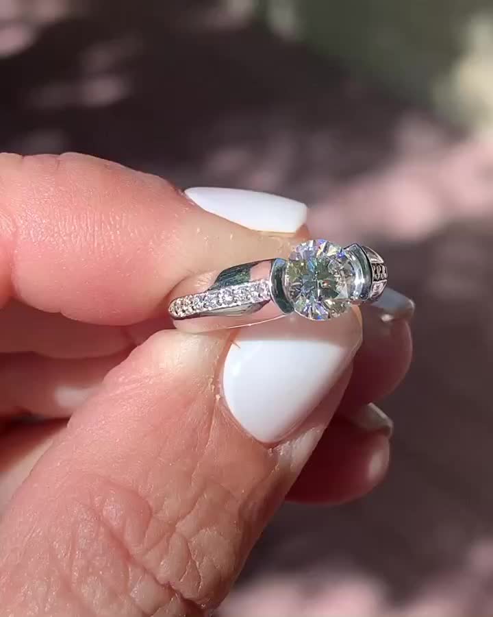 Carousel post from annelizabethjewelry.