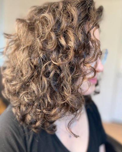 Carousel post from trindadehairstylist.