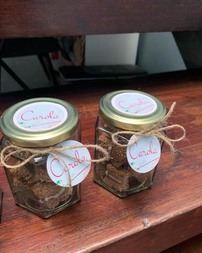 Carousel post from la_gifteria.