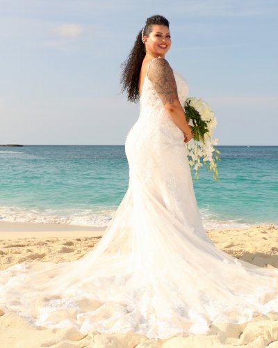 Carousel post from thecurvybridenj.