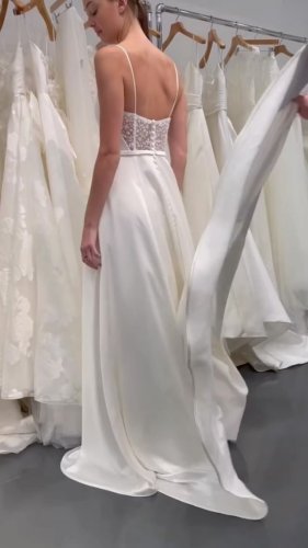 Video post from jolibride.