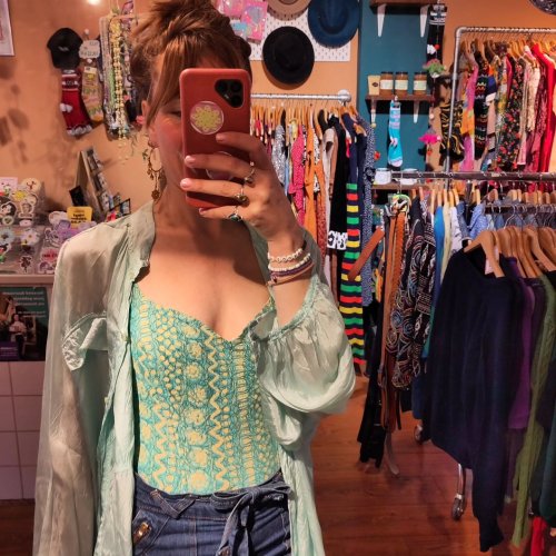 Carousel post from dotnsquare_vintage.