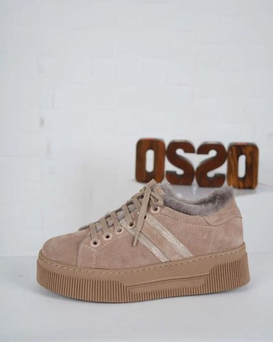 Carousel post from ossoshoes.