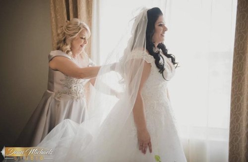 Carousel post from thecurvybridenj.