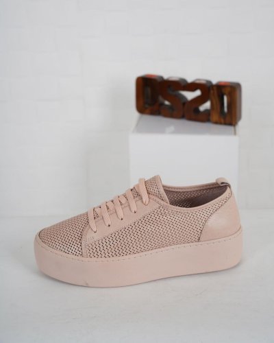 Carousel post from ossoshoes.