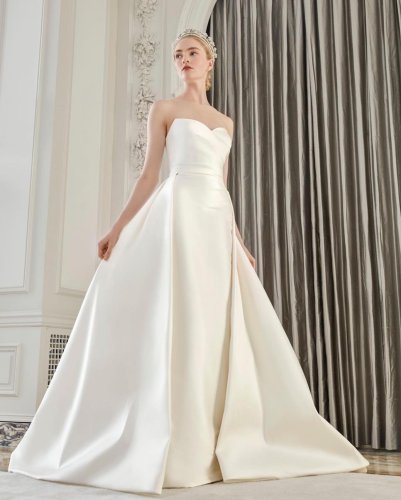 Carousel post from jolibride.