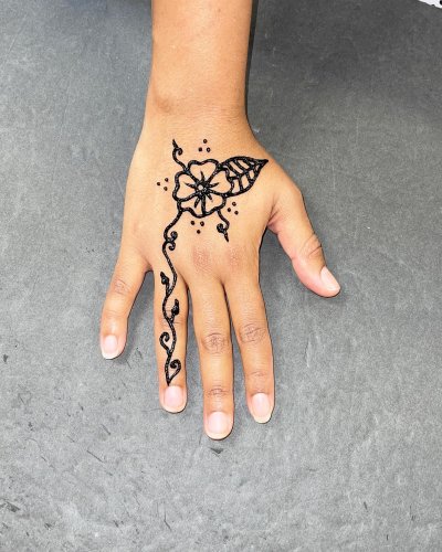 25+ Floral Mehndi(Henna) Designs For Girls Hands | Flower wrist tattoos,  Temporary wrist tattoos, Cute tattoos on wrist