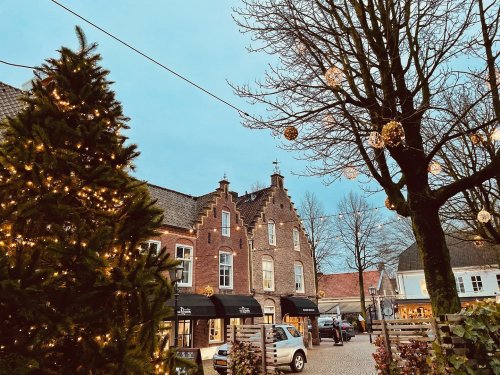 Carousel post from visitoirschot.