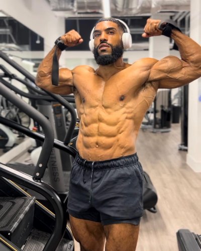 Carousel post from ph_gains.