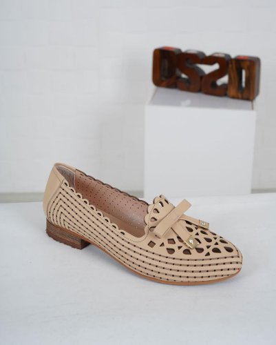 Carousel post from ossoshoes.