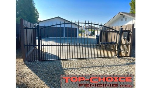 Carousel post from topchoicefencing.