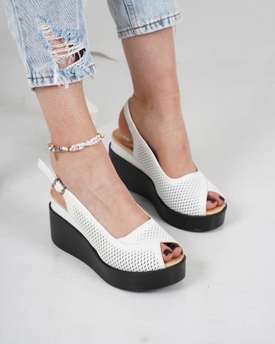 Carousel post from ossoshoes.