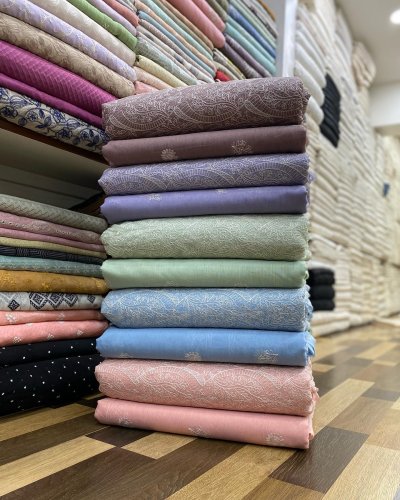 Carousel post from akbar_fabrics_.