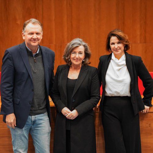 Carousel post from aurrome.