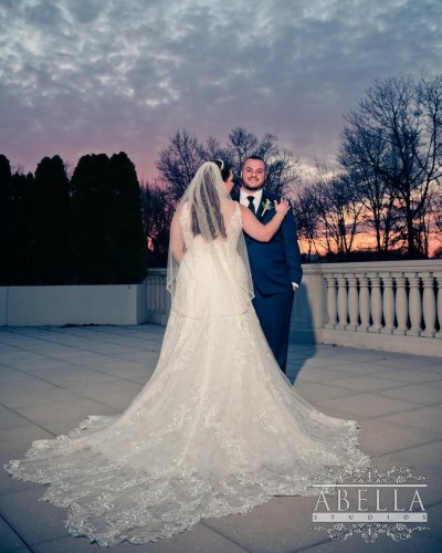 Carousel post from thecurvybridenj.