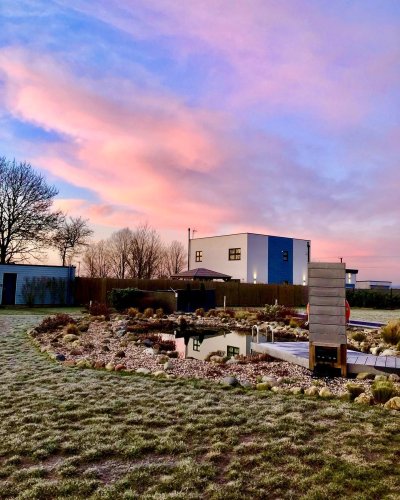 Carousel post from glasshouseretreat.