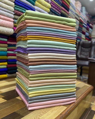 Carousel post from akbar_fabrics_.