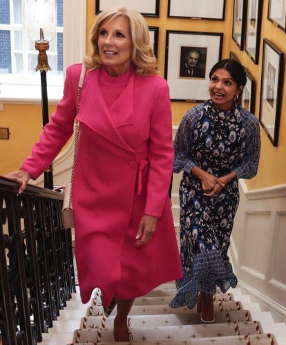 Carousel post from jolibride.