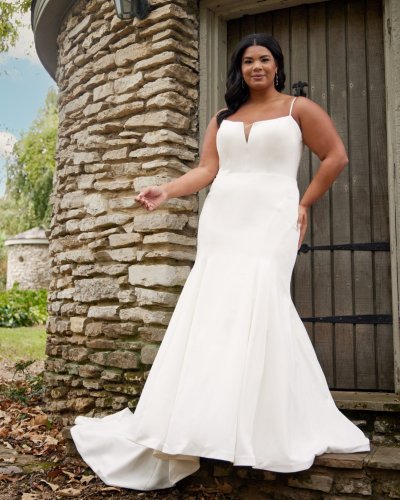 Carousel post from thecurvybridenj.