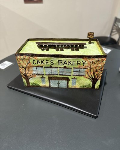 Carousel post from marquettescakestudio.