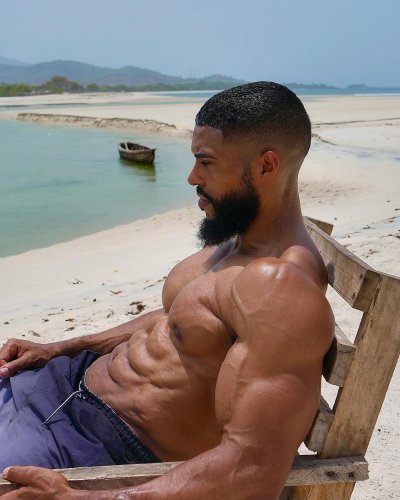 Carousel post from ph_gains.